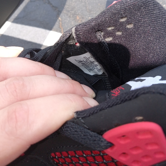 Air Jordan 4 Retro,  'Red Thunder' - Picture 2 of 5